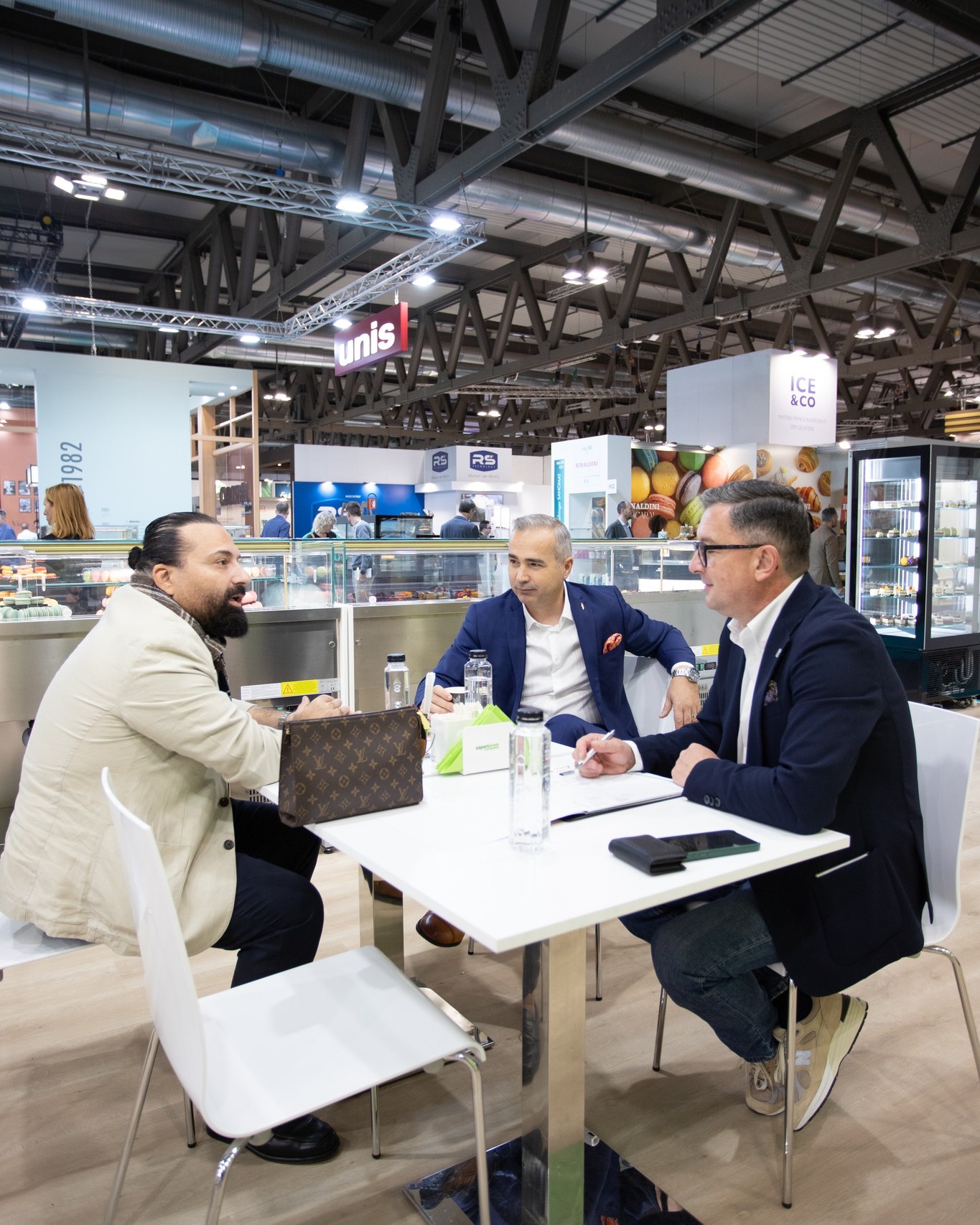 566215518 1404356705025749 2122868927541698275 n